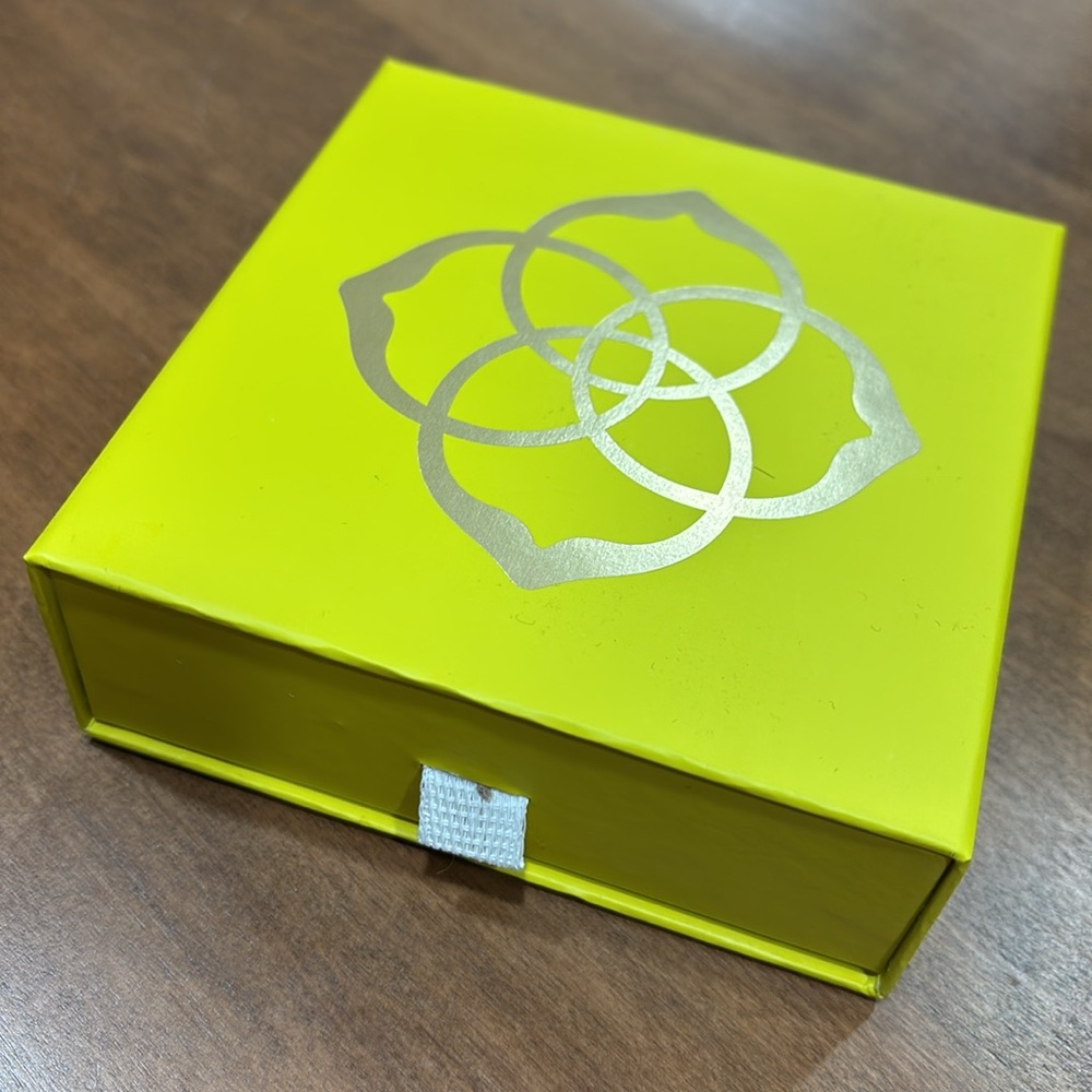 NIB Kendra Scott Snow Crystal Gold Drop Earrings in White CZ - Picture 6 of 6